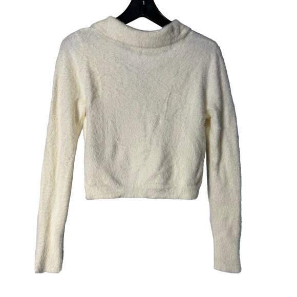 525 Eyelash Soft White Fuzzy Cropped Sweater Holiday Winter Knit Designer - Picture 11 of 16